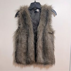 H&M Divided Faux Fur Vest